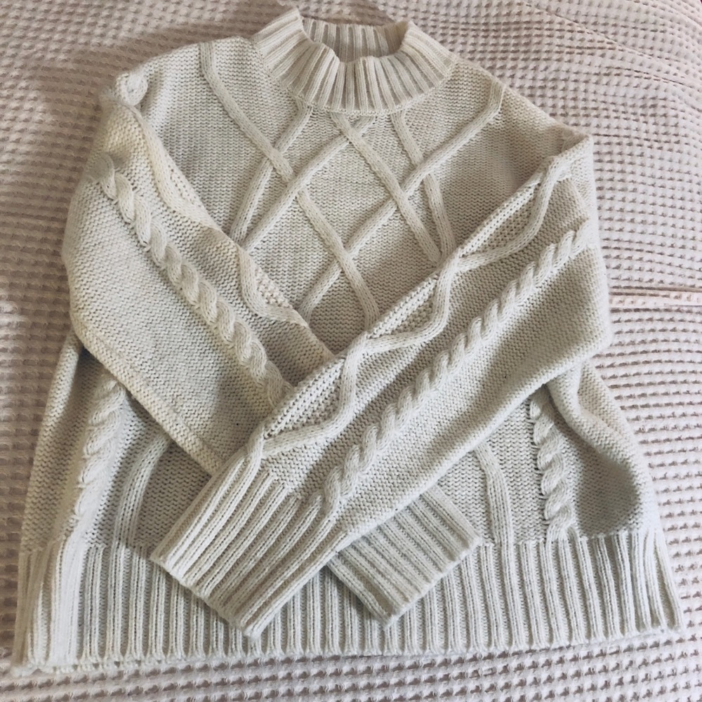 GAP cable knit white mock neck sweater